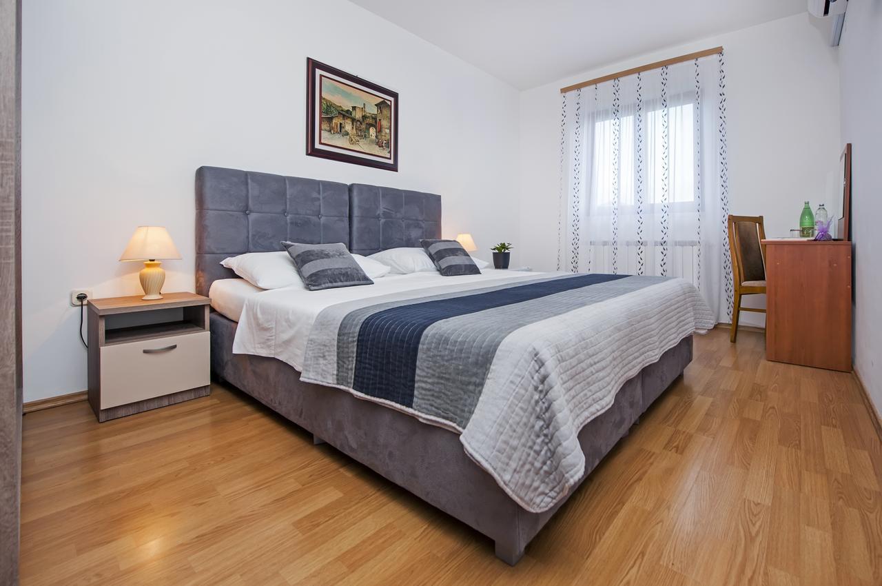 Ladonja Bb Rooms, Family Run Bed & Breakfast 로비니스코 셀로 외부 사진