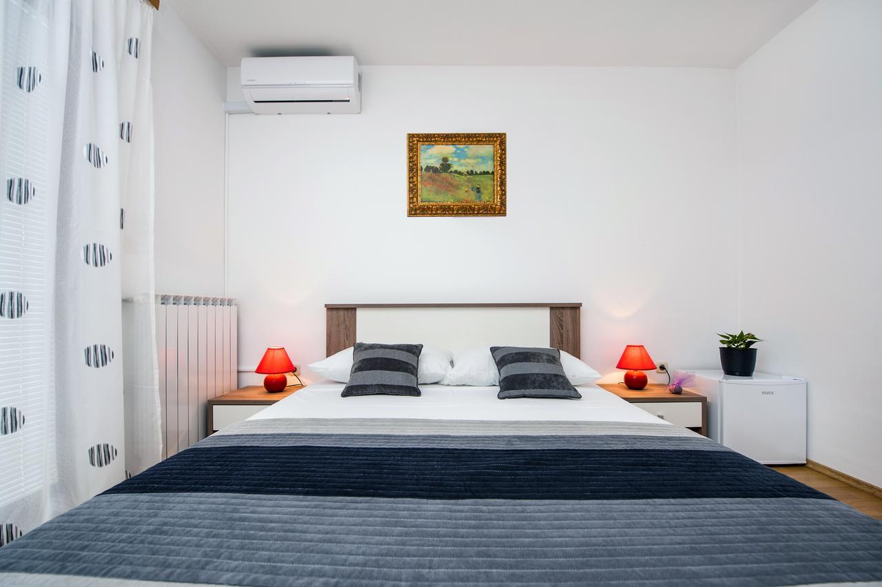 Ladonja Bb Rooms, Family Run Bed & Breakfast 로비니스코 셀로 외부 사진